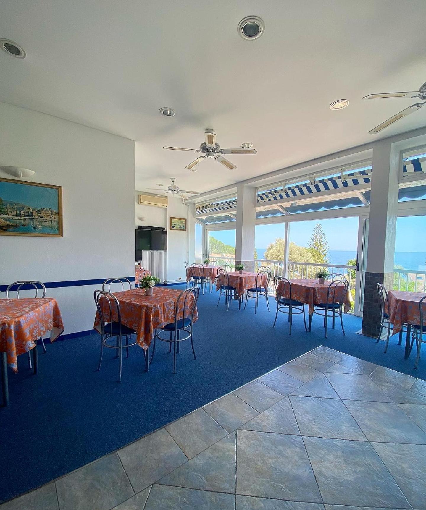 Cyrnea Hotel